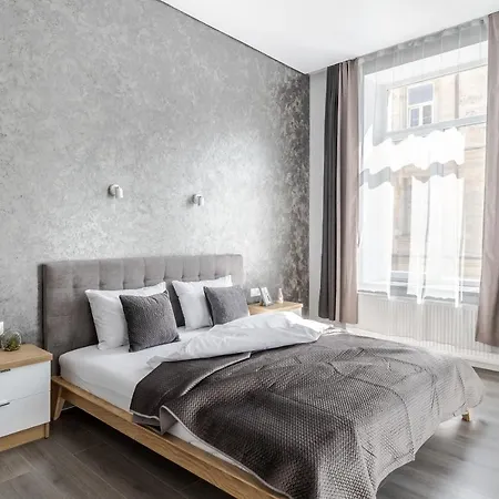 Inshiapartments On Popovycha Str アパート リヴィウ