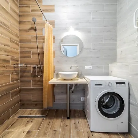 Inshiapartments On Popovycha Str アパート リヴィウ