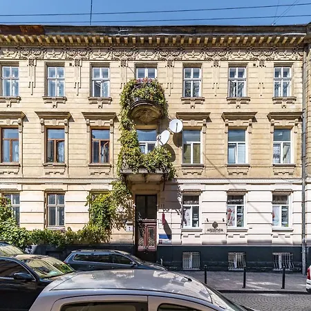 Apartment Inshiapartments On Popovycha Str *